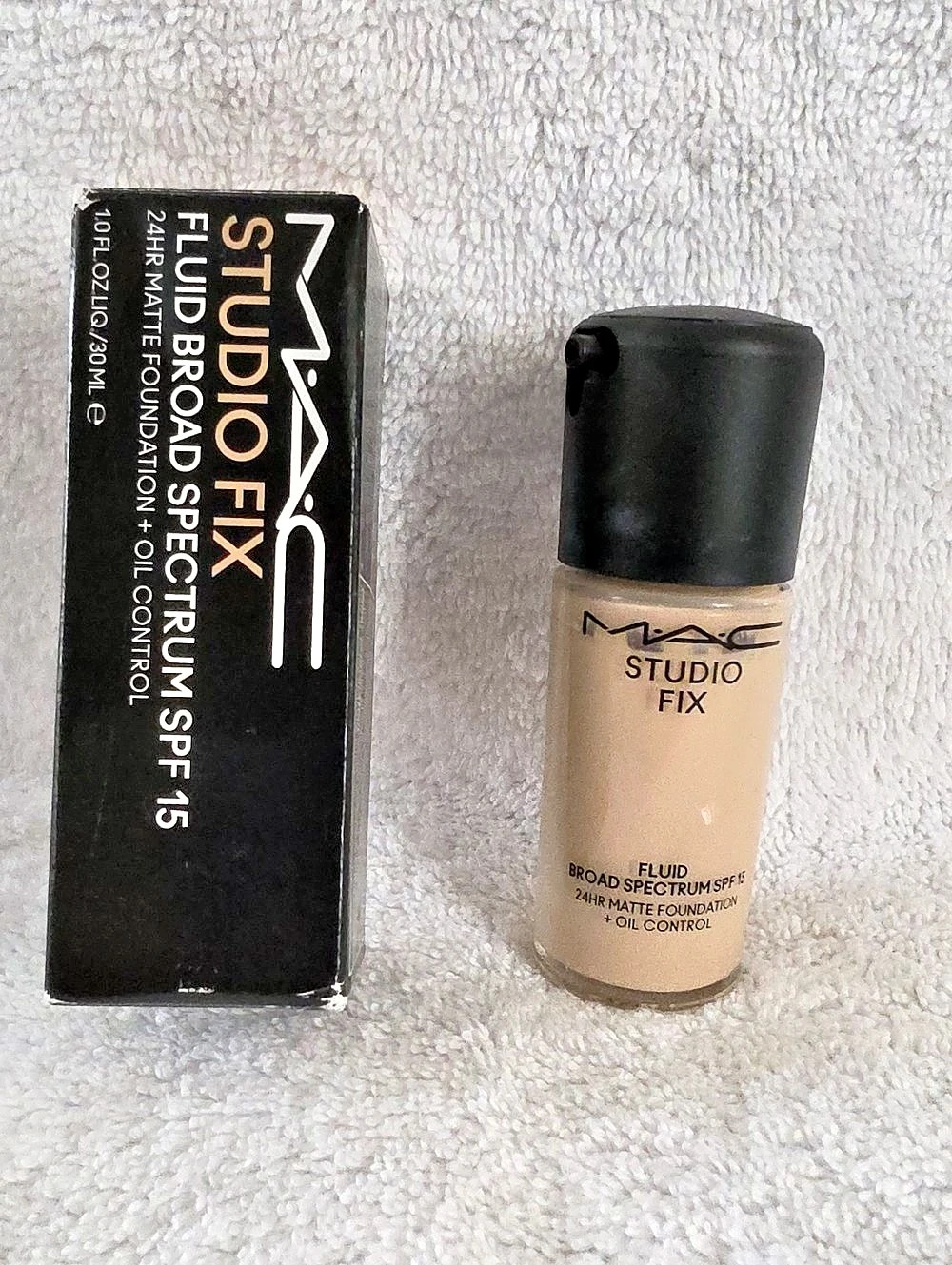 MAC Studio Fix Fluid Broad Spectrum SPF 15 Foundation NW5